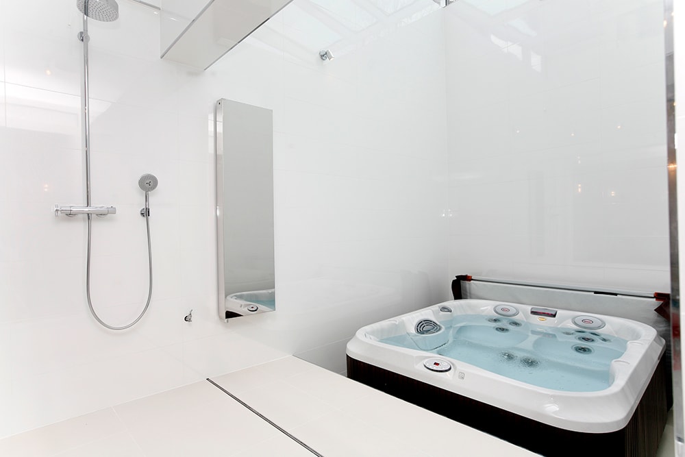 indoor-jacuzzi-installation-sussex-euphoria