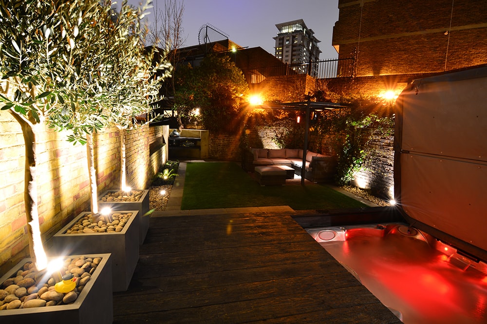 night-garden-jacuzzi-installation-sussex-euphoria