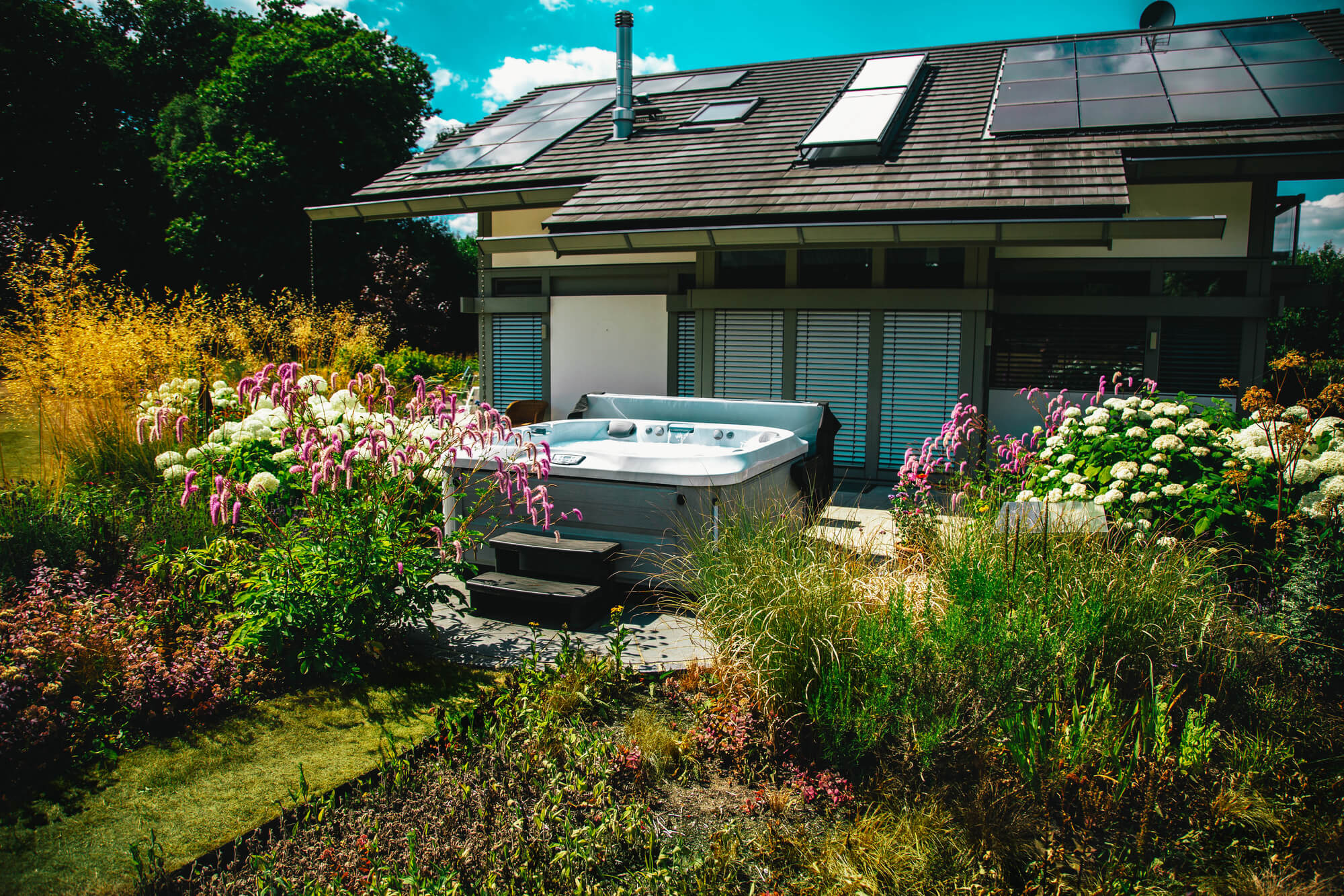 Jacuzzi hot tub installation