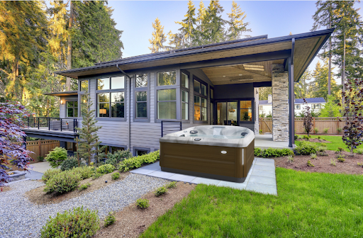 6-person hot tub